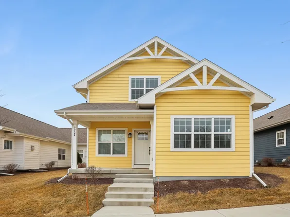 9924 Peach Leaf Ln, Middleton, WI 53562