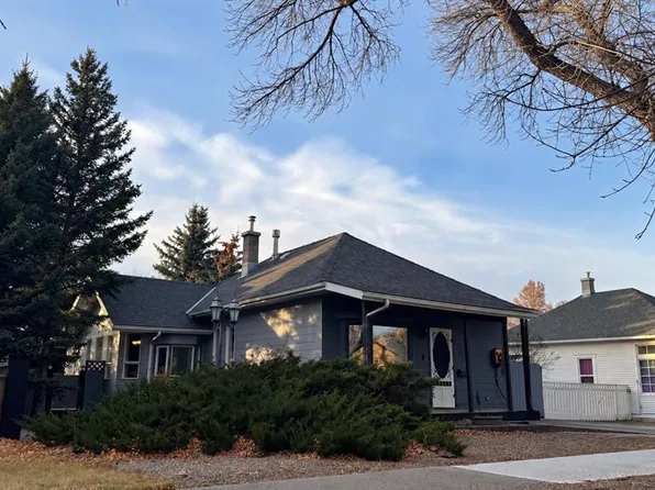 726 E 12b St N, Lethbridge, AB T1H 2L9