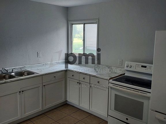 4th image of 801 Cantrell Hts