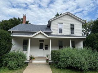 201 N 1st St APT C, Geneva, IL 60134