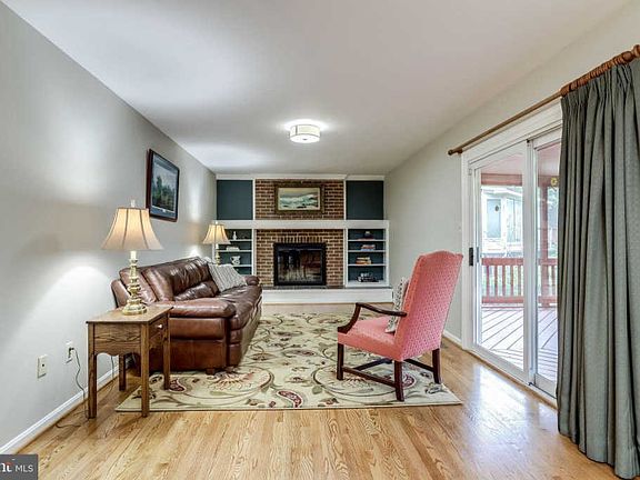 4th image of 12984 Hampton Forest Ct