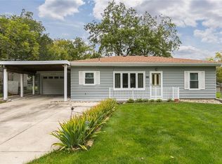 1330 Lincoln Dr, Marion, IA 52302