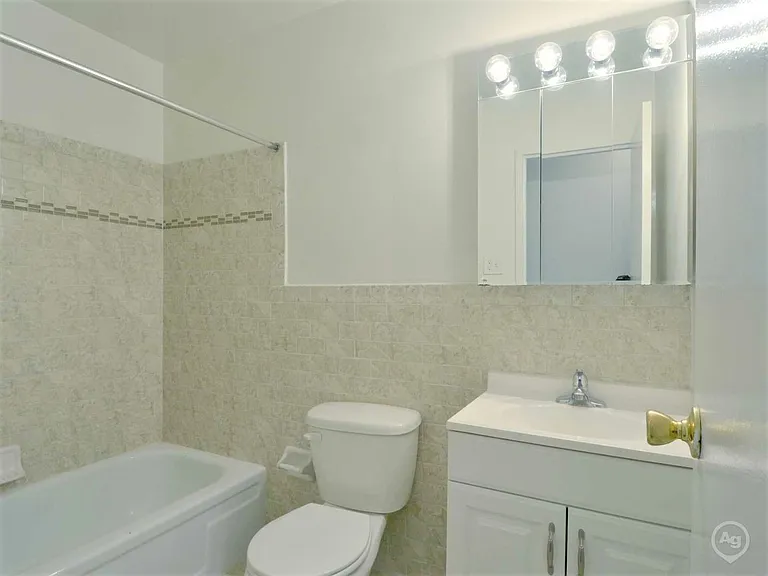 Ridgeway Court Apartments — Photo 31