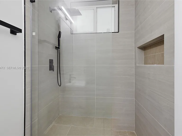 14325 NE 8th Ave — Photo 19