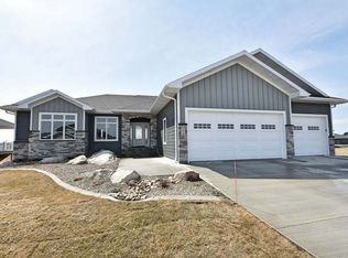 1019 Limited Ln, Bismarck, ND 58503