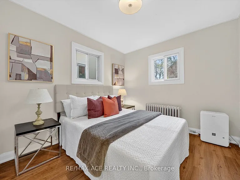 Glebemount Ave — Photo 13