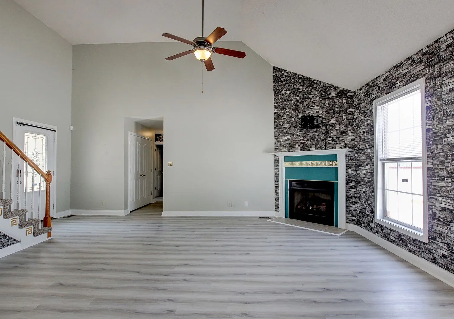 Beautiful 3 bedroom with bonus room in Arbour Greene South — Photo 4