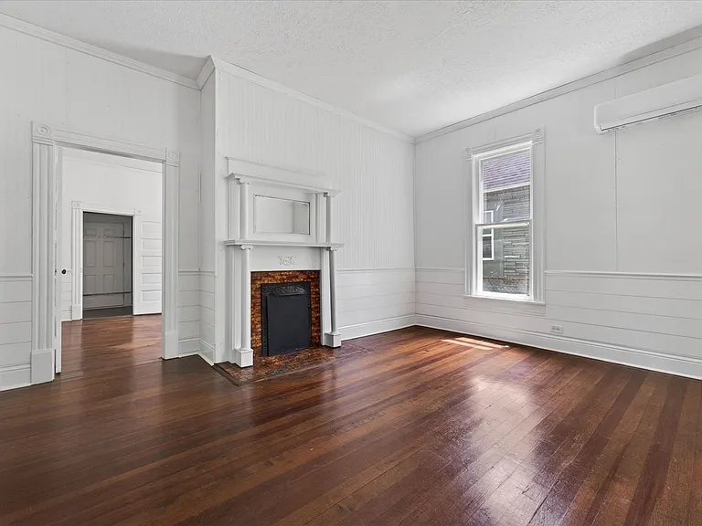 132 S McPherson St — Photo 6