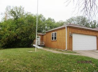 993 Huntington View Dr, Ballwin, MO 63021