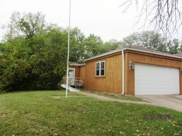 993 Huntington View Dr, Ballwin, MO 63021