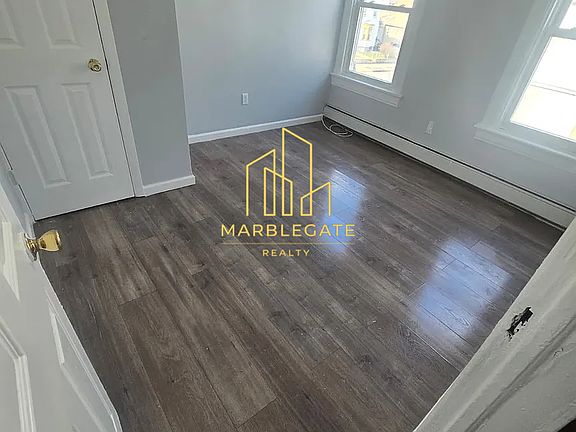 3rd image of 222 Elmwood Ave #2LZ