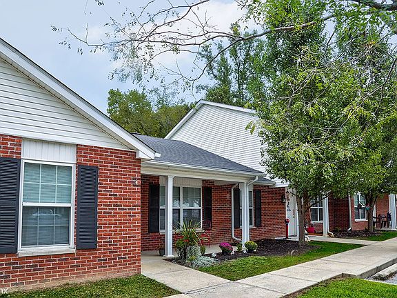 Paint Lick/Station apartments