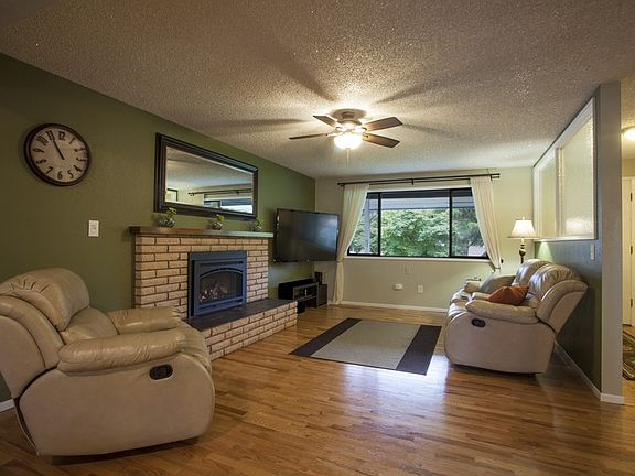 Living room with gas fireplace
						:
						Welcome Home!!
