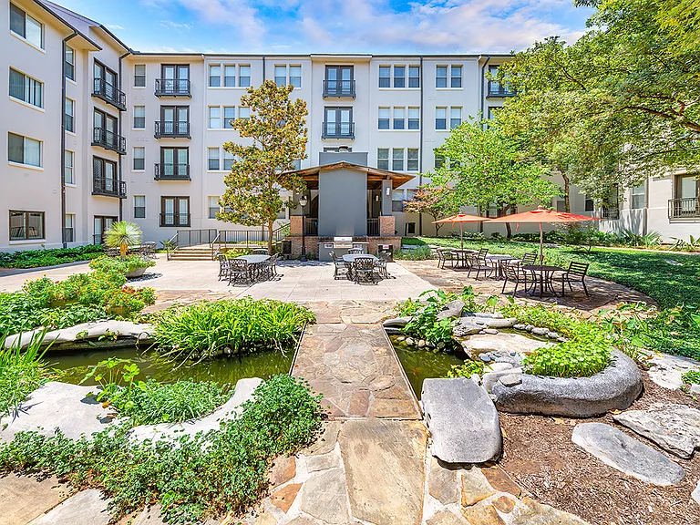 MAA Addison Circle — Photo 8