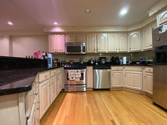 3rd image of 57-59 Charles St #57