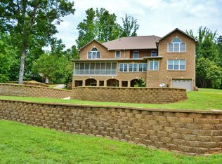 440 Lakeview Rd, Walling, TN 38587