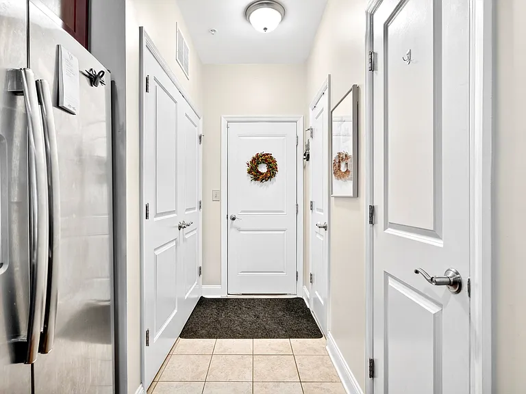 58 Elston Ct — Photo 3