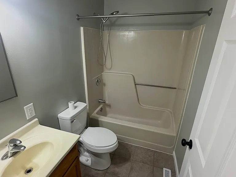 498 S Curtis Ave #1 — Photo 5