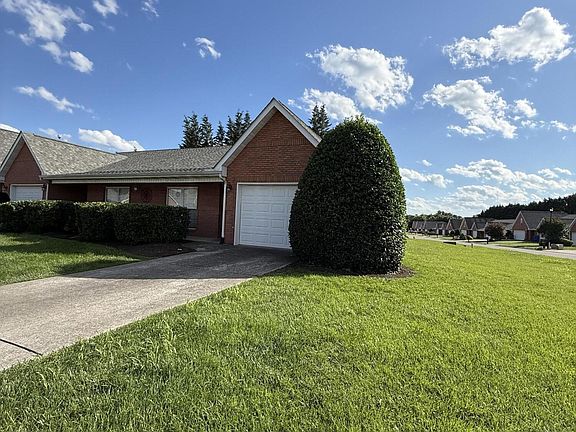 3rd image of 2903 Dominion Dr