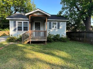 44 Elizabeth St, Commerce, GA 30529