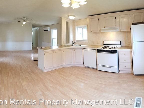 5th image of 2323 Garnet Ave