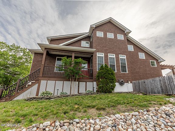 2nd image of 540 Vaughn Avenue
