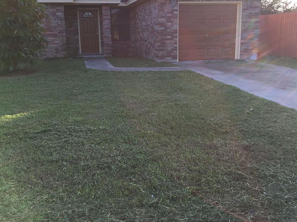 2nd image of 216 Acapulco Dr