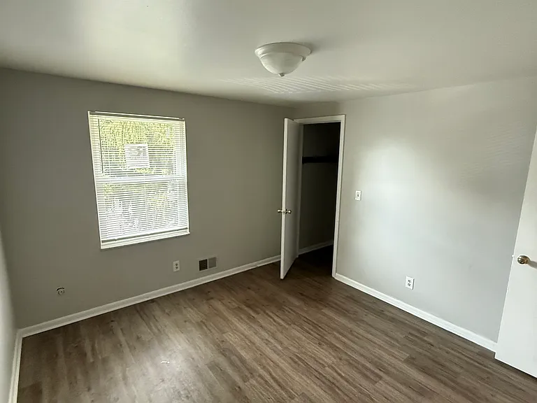 5705 Tamarack Blvd #F — Photo 1