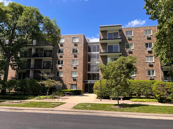250 Ridge Ave APT 5G, Evanston, IL 60202
