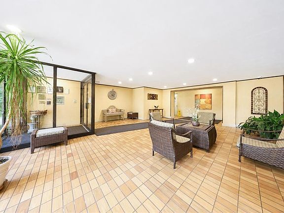 2nd image of 830 Howard Ave APT 6K