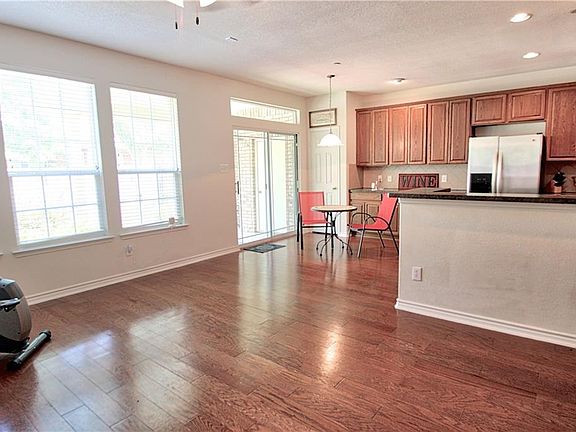 4th image of 5887 Clearwater Ct