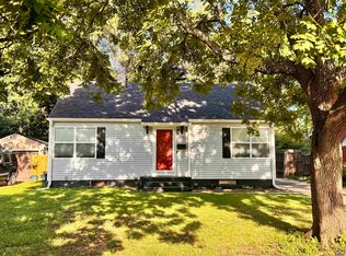 1931 SW Randolph Ave, Topeka, KS 66604