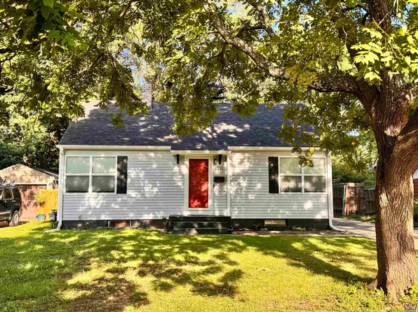 1931 SW Randolph Ave, Topeka, KS 66604