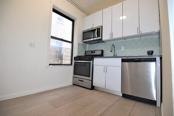 Rented by Bohemia Realty Group | media 6