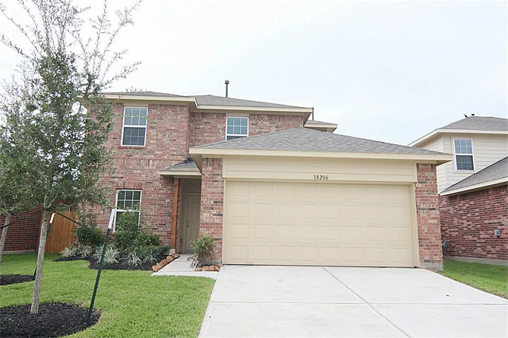 4 bed, 2.5 bath, 2068 sqft, $2,000 — Photo 1