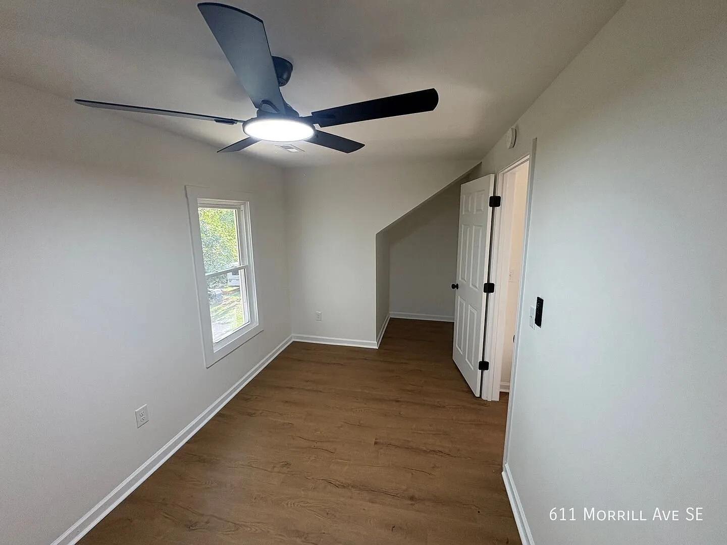 Spacious 3-Bedroom Home with Great Kitchen & Backyard — Photo 3