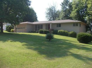 3130 E Wilshire Dr, Springfield, MO 65804