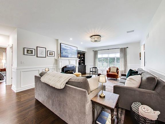 5th image of 1916 Maplewood Ln