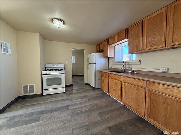 3rd image of 623 Ninth Street