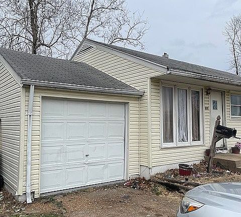 2nd image of 10383 Renfrew Dr