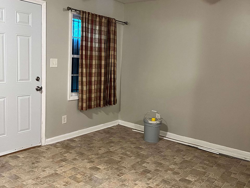 Dining area in kitchen
