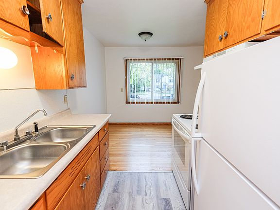 2nd image of 4330 Minnehaha Ave APT 2