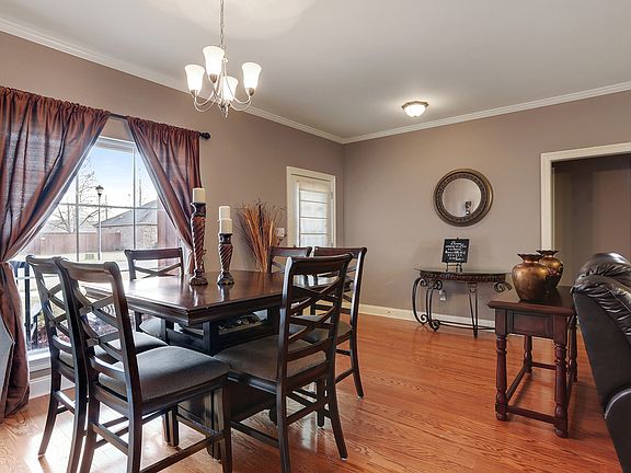 4th image of 2207 Benedetto Ln