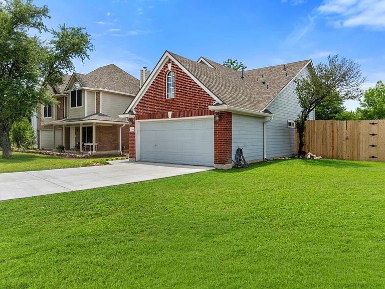 1908 Windy Park Dr — Photo 3