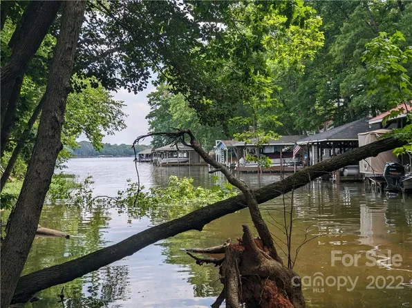 9R Eagle Pointe Dr, Norwood, NC 28128