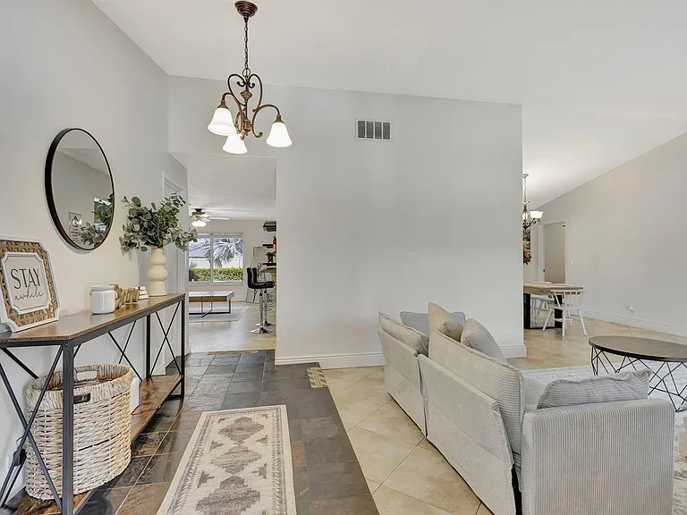 1104 Jackpine St #SEASON FURNISHED R — Photo 15