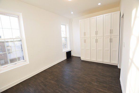 2nd image of 466 49th St #Dd