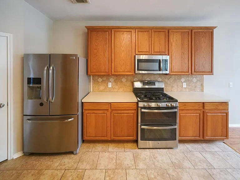 4736 Green Bluff Dr — Photo 13