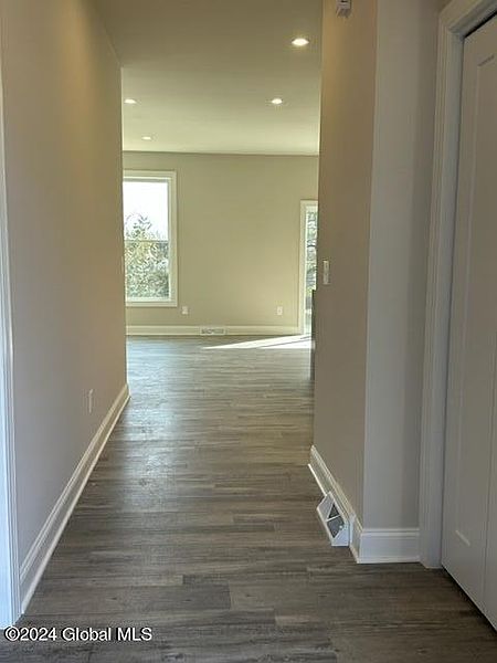 4th image of 7 Debbie Court