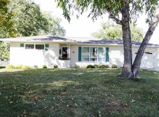 534 Hilltop Rd, Waterloo, IA 50701